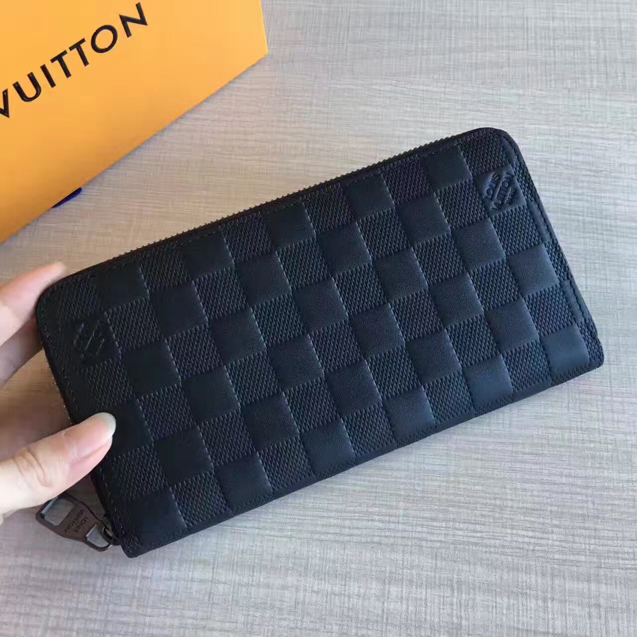 Louis Vuitton Damier Infini кожен портфейл с цип оникс N60017