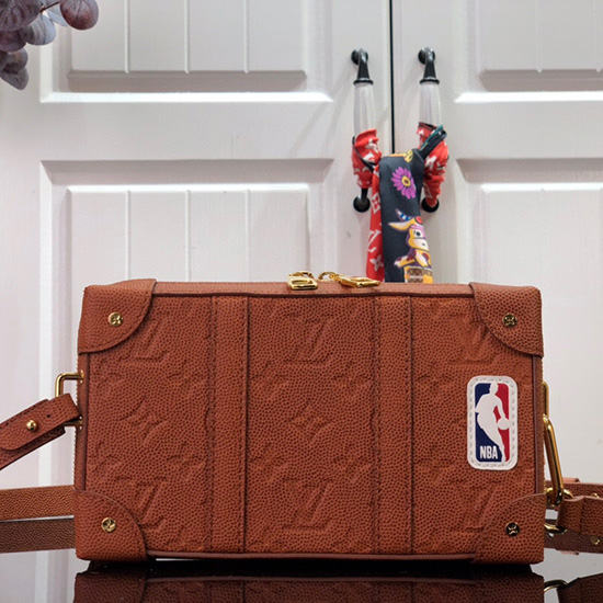 Louis Vuitton Lvxnba мек портфейл за носене M80549