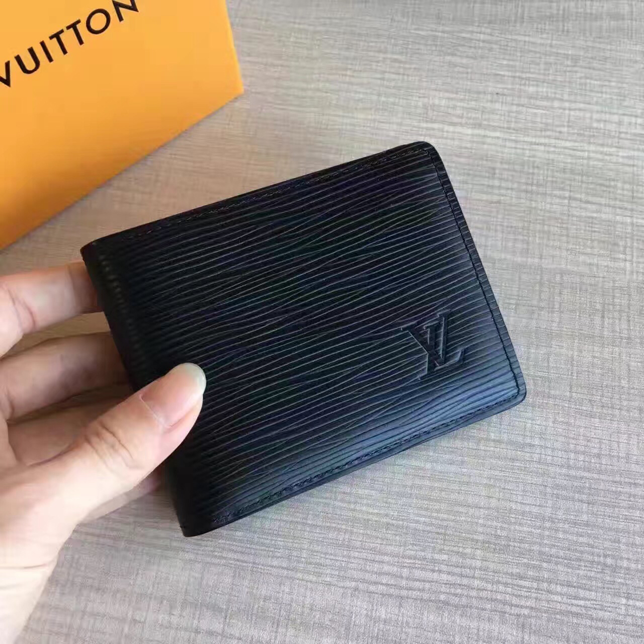 Louis Vuitton епи кожен портфейл с множество ноар M60628