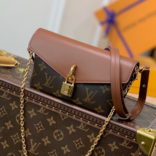 Louis Vuitton катинар на каишка кафяв M80559