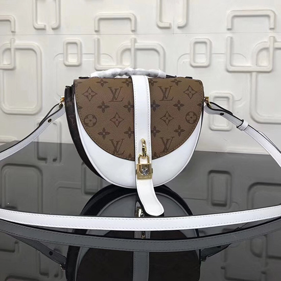 Louis Vuitton монограм обратно платно Chantilly заключване бяло M43645