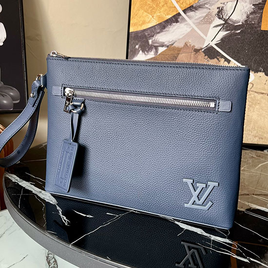 Louis Vuitton несесер синя M69837