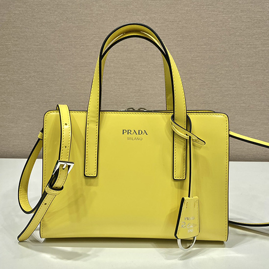 Prada Re-edition 1995 мини чанта от четкана кожа жълта 1ba357