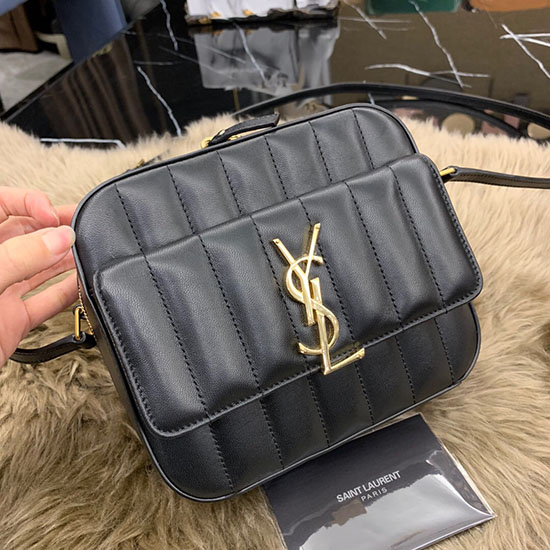 Saint Laurent Vicky чанта за камера от черна агнешка кожа Matelasse 555052