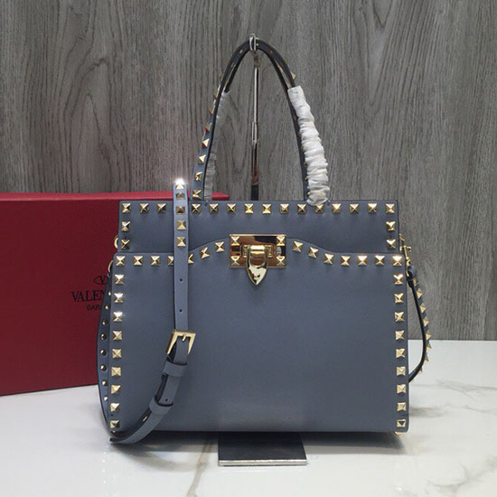 Valentino гладка телешка кожа малка чанта с горна дръжка Rockstud синя V6500