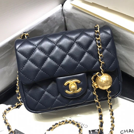 Синя чанта с капак от агнешка кожа Chanel As1786