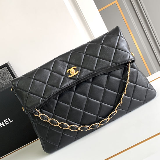 Чанта скитник от агнешка кожа на Chanel черна As4777