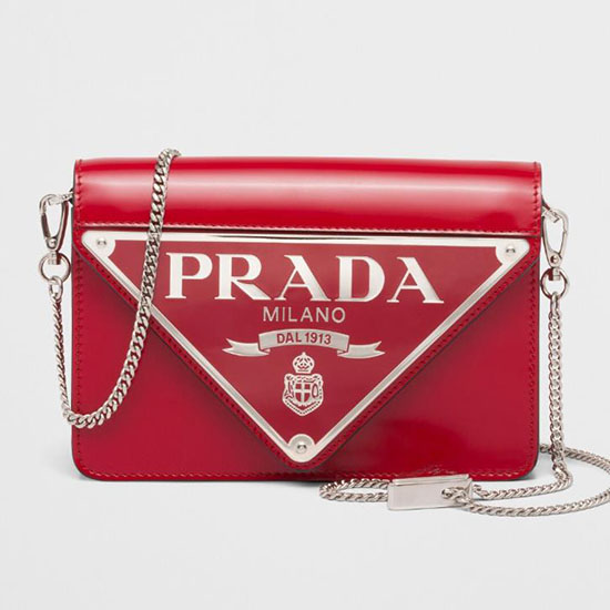 Червена чанта през рамо от четкана кожа Prada 1bh189