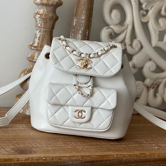 бяла раница дума от агнешка кожа на Chanel As2908