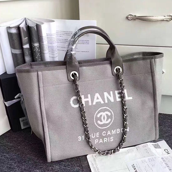 голяма пазарска чанта Deauville от кафяво платно на Chanel A68046