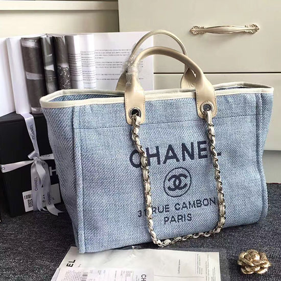 голяма пазарска чанта Deauville от син плат на Chanel A68046