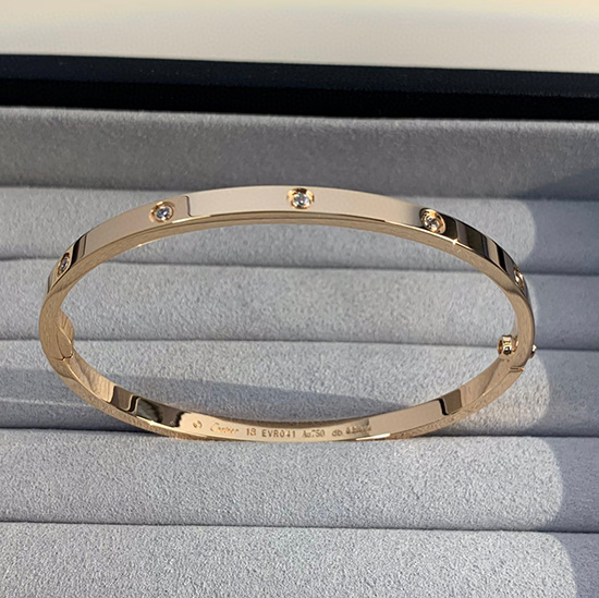 гривна Cartier Cb04