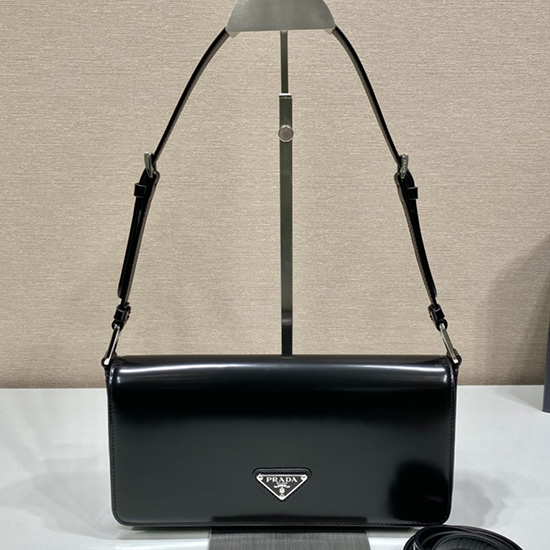 дамска чанта Prada от четка кожа Prada черна 1bd323