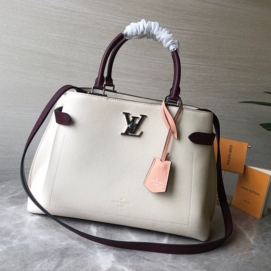 дневна чанта Louis Vuitton от зърнеста телешка кожа M53645