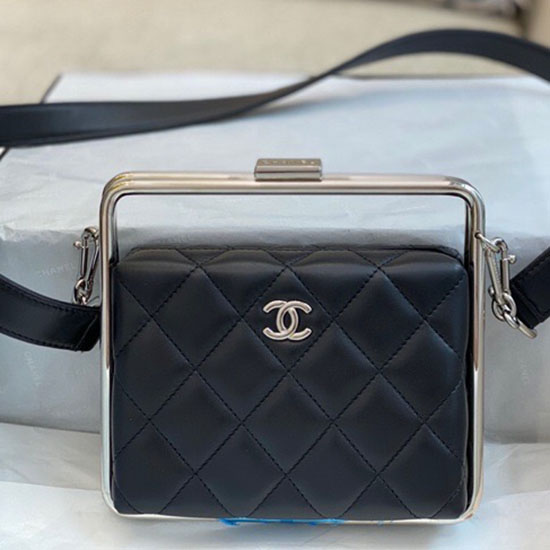 клъч от агнешка кожа на Chanel черен As1732