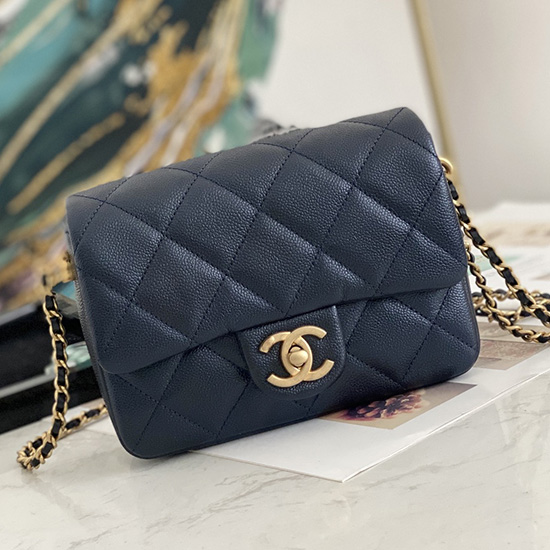 малка чанта от зърнеста телешка кожа на Chanel блестящо синя As2855