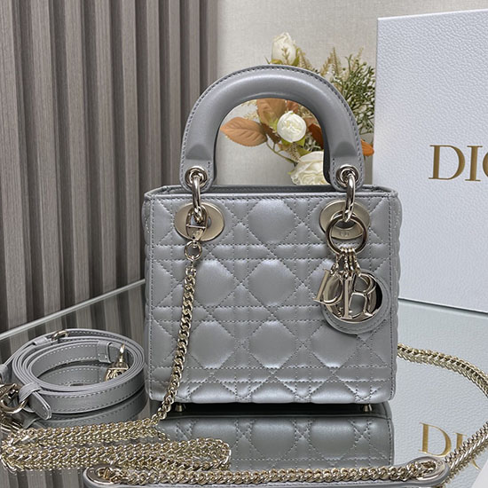 мини дамска чанта от агнешка кожа Dior блестящо сива Md0505