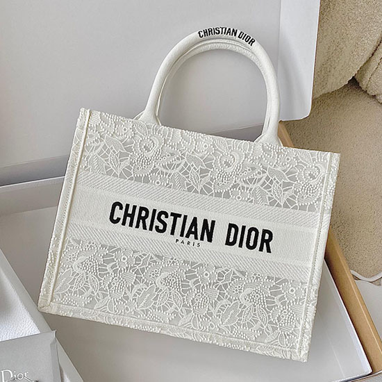 среден Dior или Dior Book Tote бял M1296