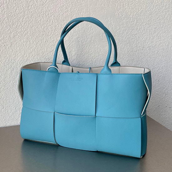 чанта Bottega Veneta Arco Maxi Intrecciato Tote B6091752