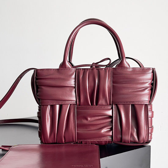 чанта Bottega Veneta Mini Arco бордо B729042