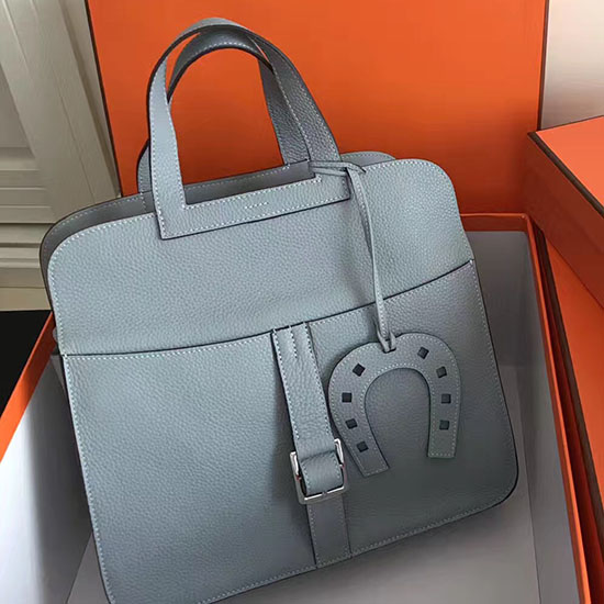 чанта Hermes Halzan 31 от светло синя кожа Taurillon Clemence H070428