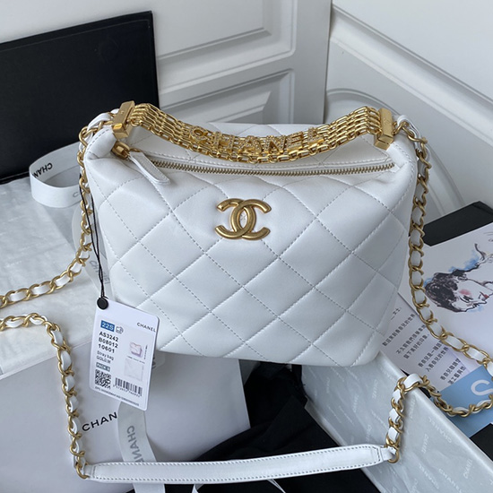 чанта скитник от агнешка кожа на Chanel бяла As3242