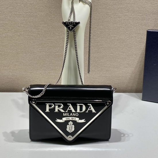 черна кожена чанта за през рамо Prada 1bh189