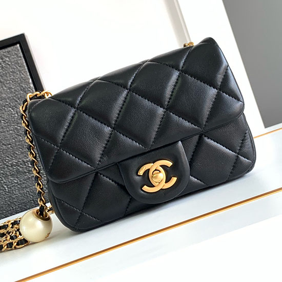 Chanel Mini Taška S Klapkou černá As4868