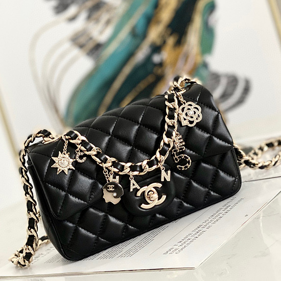 Chanel Taška S Lambskin Klapkou černá As2326