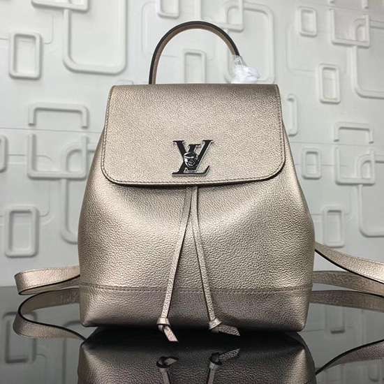 Louis Vuitton Batoh Lockme Z Měkké Telecí Kůže Zlatý M41817