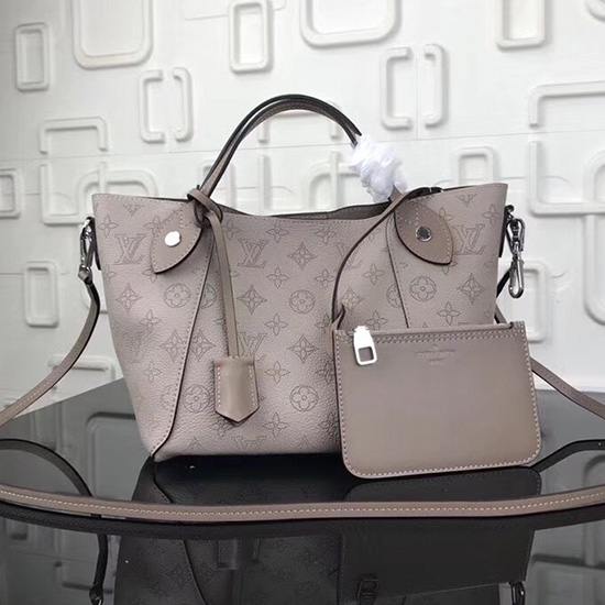 Louis Vuitton Mahina Kůže Hina Pm šedá M54353