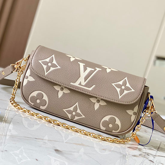 Louis Vuitton Peněženka Na řetízku Břečťanově šedá M82210