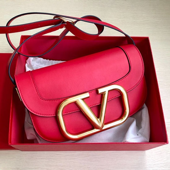 Valentino Garavani Supervee Crossbody Kabelka Z Telecí Kůže červená V07193