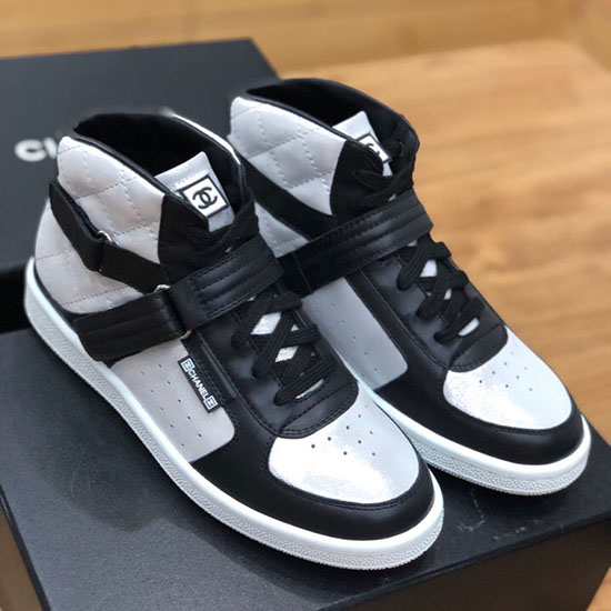 Chanel Kalveskind Sneaker Sort Og Sølv C10051