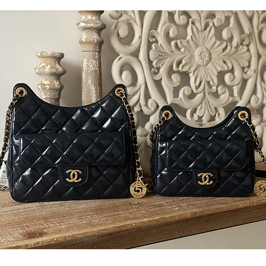 Chanel Skinnende Krøllet Hobo Taske I Kalveskind Blå As3690