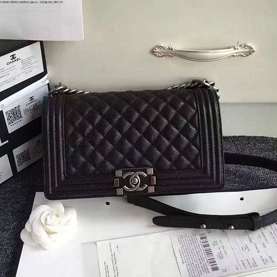 Chanel Sort Quiltet Kaviar Medium Drengetaske 180301