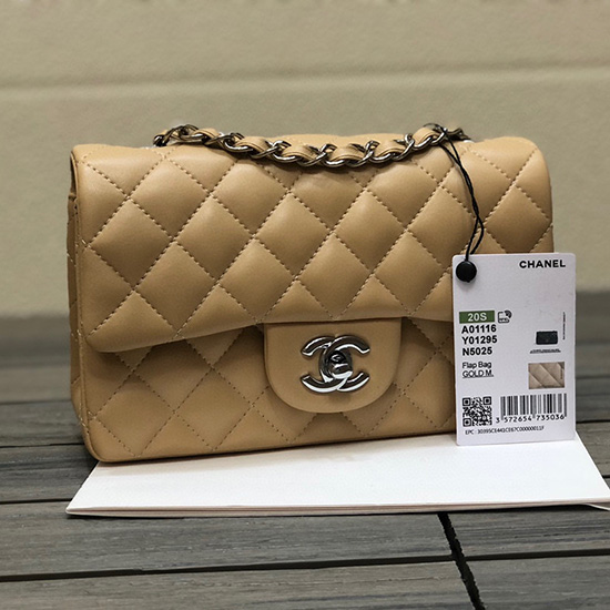 Klassisk Chanel Lammeskind Lille Flap Taske Beige Med Sølv Cf1116