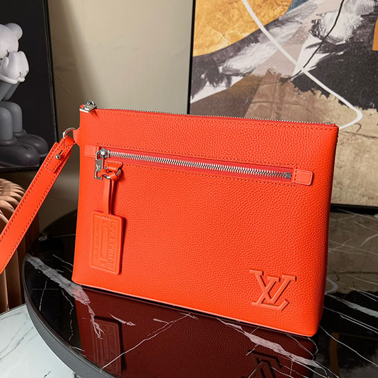 Louis Vuitton Takeoff Taske Orange M69837