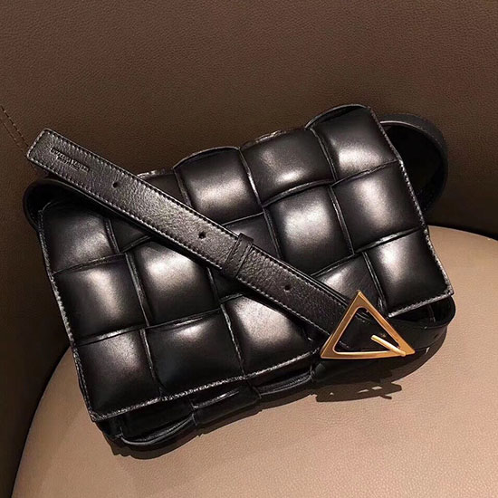 Bottega Veneta Gepolsterte Kassettentasche Schwarz 591970