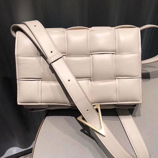 Bottega Veneta Gepolsterte Kassettentasche Weiß 591970