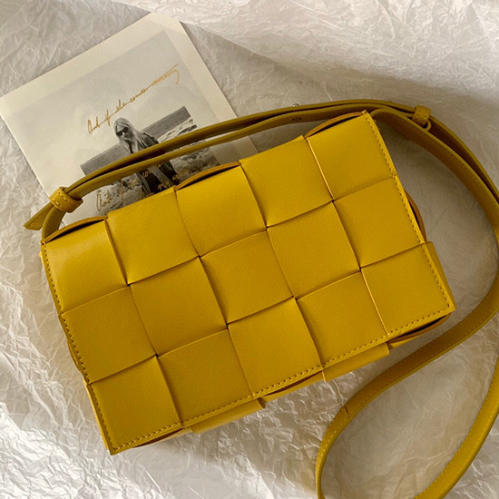 Bottega Veneta Lammfellkassette B578014