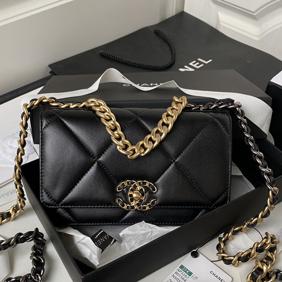 Chanel 19 Geldbörse An Kette Schwarz Mit Goldener Hardware Ap3267