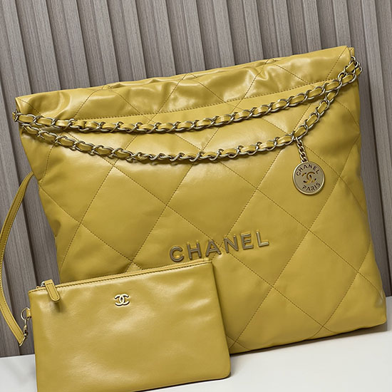 Chanel Glänzende Kalbslederhandtasche Gelb AS3261