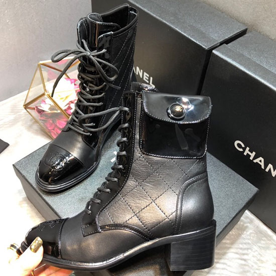 Chanel Kalbsleder Und Lackstiefeletten Schwarz C10056