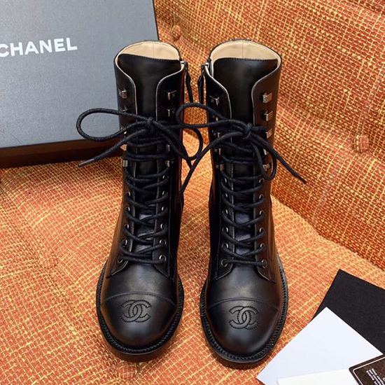 Chanel Kalbslederstiefel Schwarz Cs14087