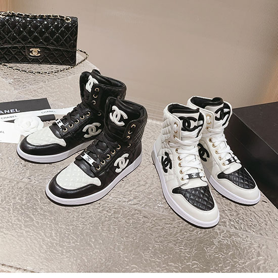 Chanel-Turnschuhe Snc090811