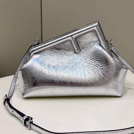 Fendi Erste Kleine Ledertasche Silber F80033