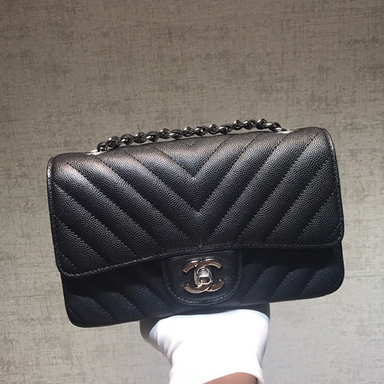 Klassische Chanel Chevron Kleine Umhängetasche Schwarz Mit Silbernen Beschlägen CF1116