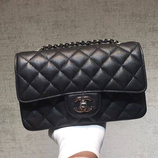 Klassische Chanel-Tasche Aus Genarbtem Kalbsleder Kleine Klappe Schwarz Mit Silbernen Beschlägen CF1116