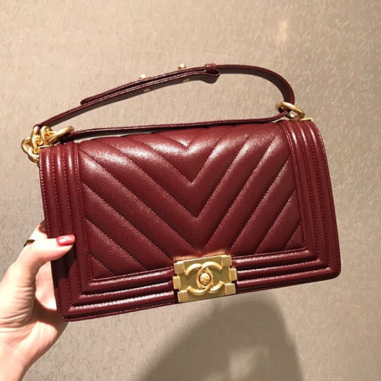 Mittlere Chanel Jungentasche Aus Kalbsleder Mit Chevron-Maserung Burgunderrot A67086